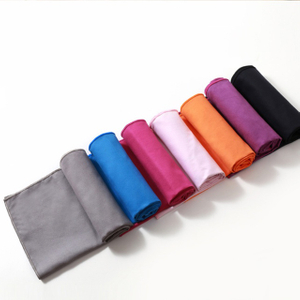 منشفة الشاطئ الرياضية المصنوعة من الألياف الدقيقة لمسح العرق سريعة الجفاف - JUHAO