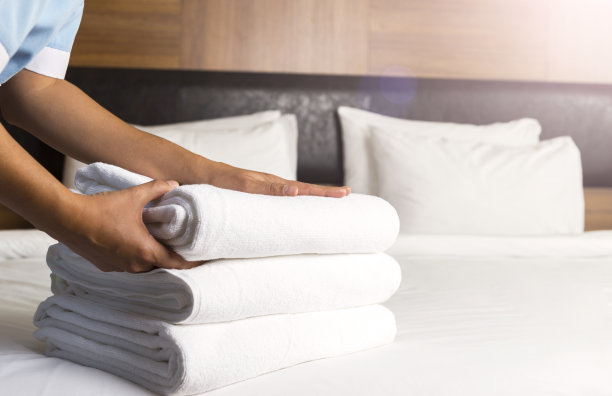 Meilleures options de microfibre anti-taches pour les &eacute;quipes d’entretien m&eacute;nager des h&ocirc;tels