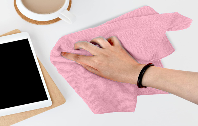 <h3 data-pm-slice="1 1 []">Soft and Highly Absorbent Microfiber Material</h3> 