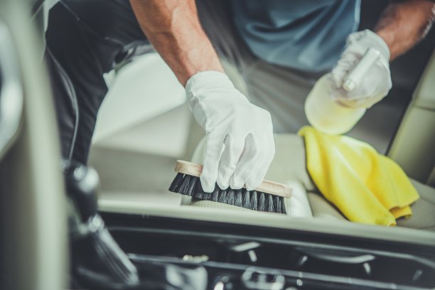 Worauf Sie bei einem Autoreinigungsset achten sollten